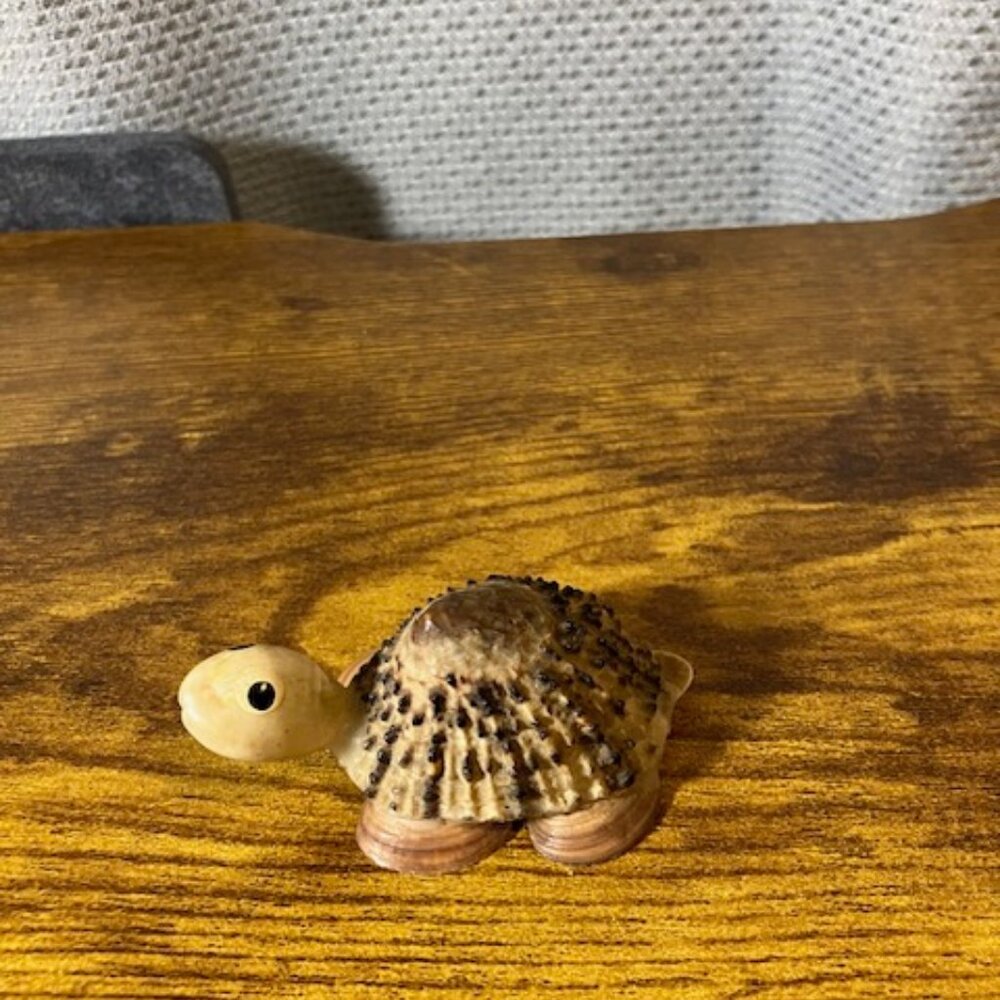 Miniture Handcrafted‎ Nautical Seashell Turtle 1" - Picture 2 of 7